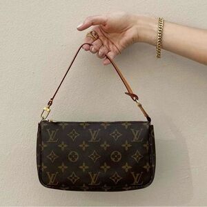 Auth🤎Louis Vuitton Pochette Accessoires bag